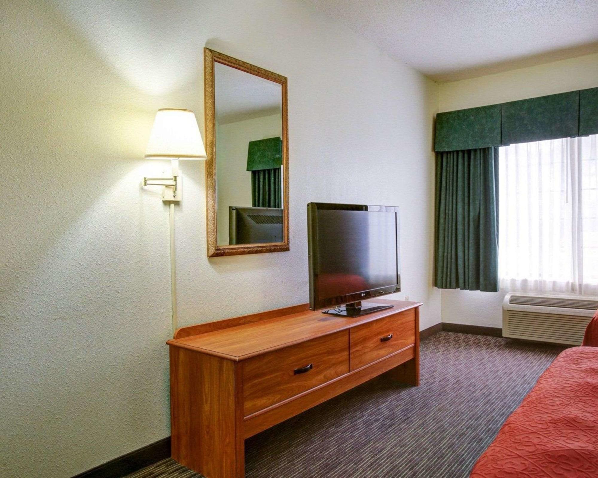 Quality Inn & Suites Airport Austin Exterior foto