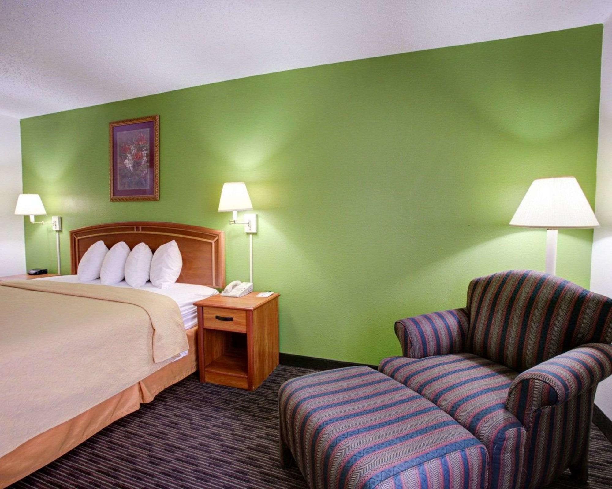 Quality Inn & Suites Airport Austin Exterior foto
