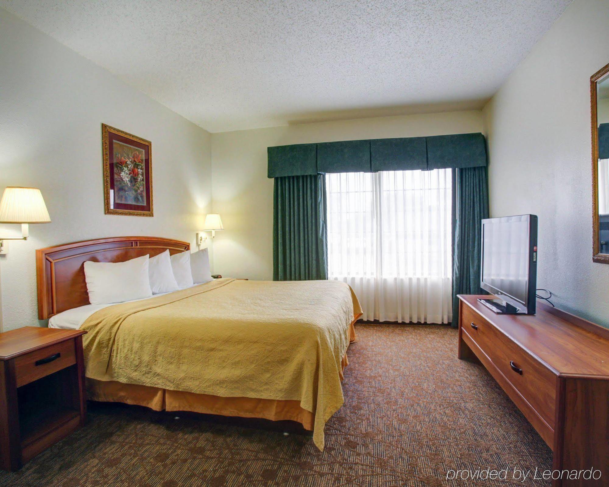 Quality Inn & Suites Airport Austin Exterior foto